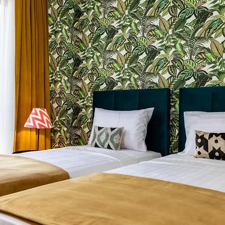 Parrot 3* Istanbul