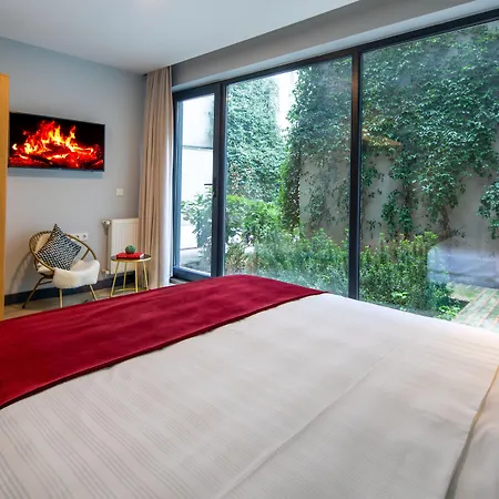 Hotel Parrot