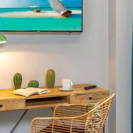 Hotel Parrot