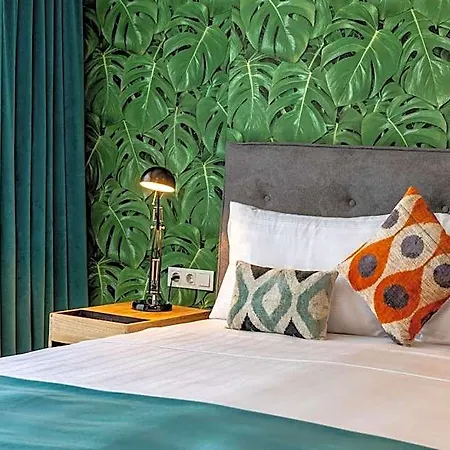 Parrot 3* Istanbul