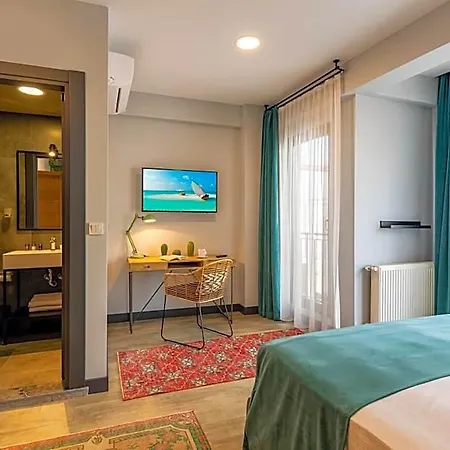 Parrot 3* Istanbul