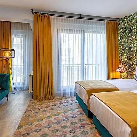 Hotel Parrot