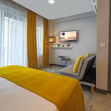Parrot Hotel 3*