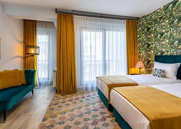 Parrot Отель 3*